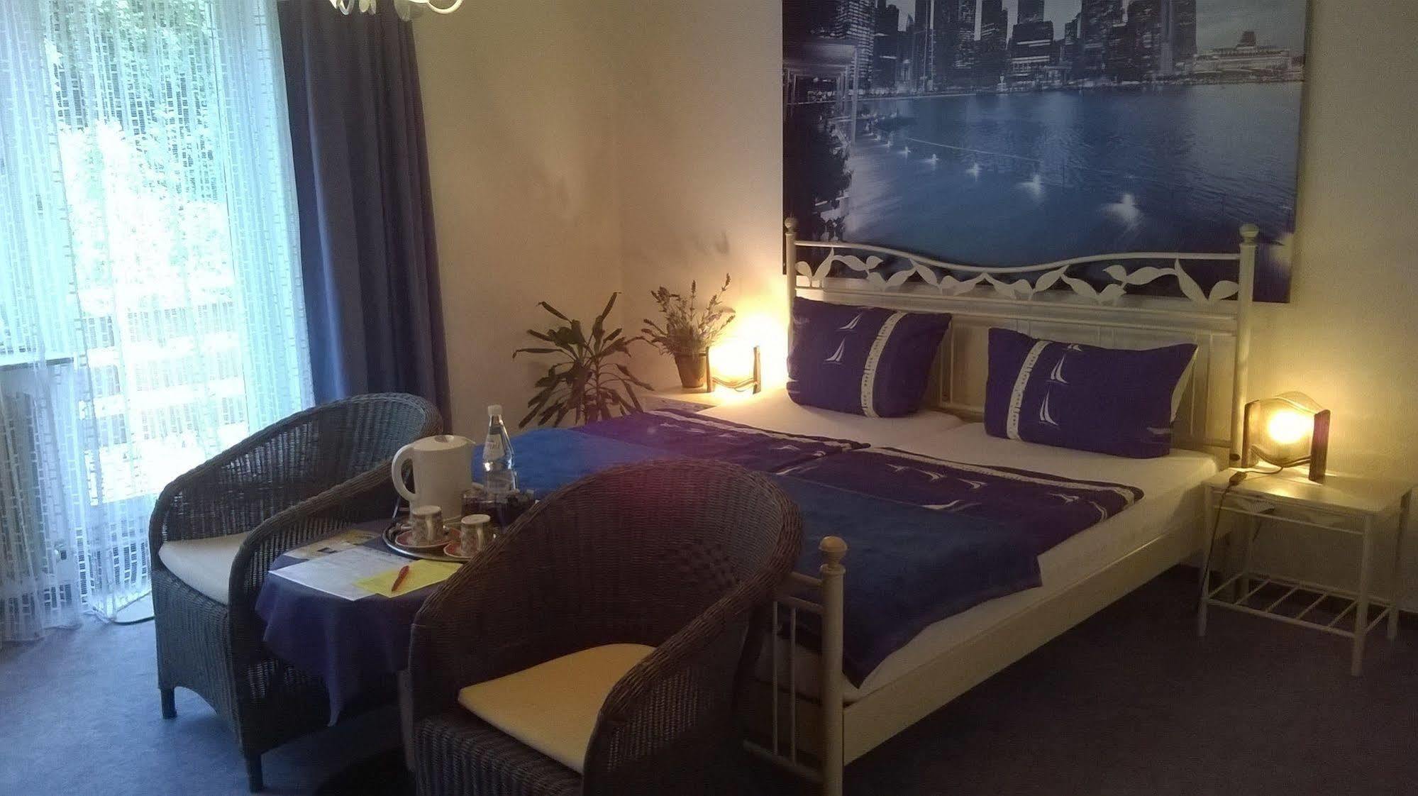 Star Hotel Fachbach Esterno foto