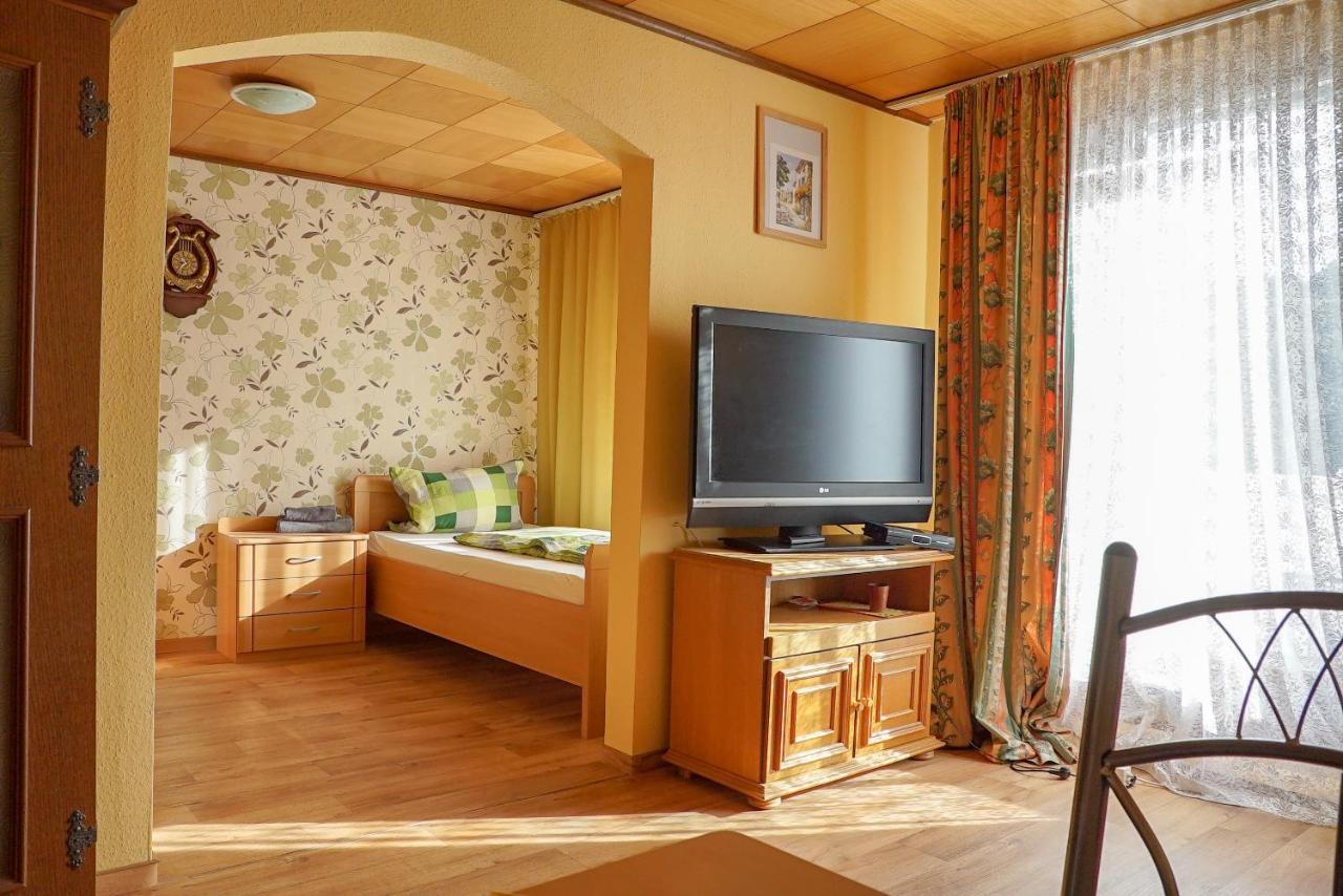 Star Hotel Fachbach Esterno foto